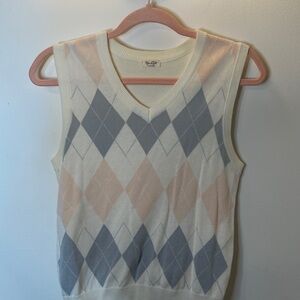 Brandy Melville Cream and Gray Argyle V-Neck Sweater